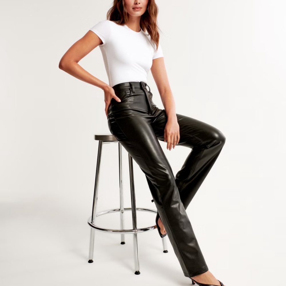 Abercrombie & Fitch The ‘90s Straight Ultra High Rise Black Faux Leather Pants